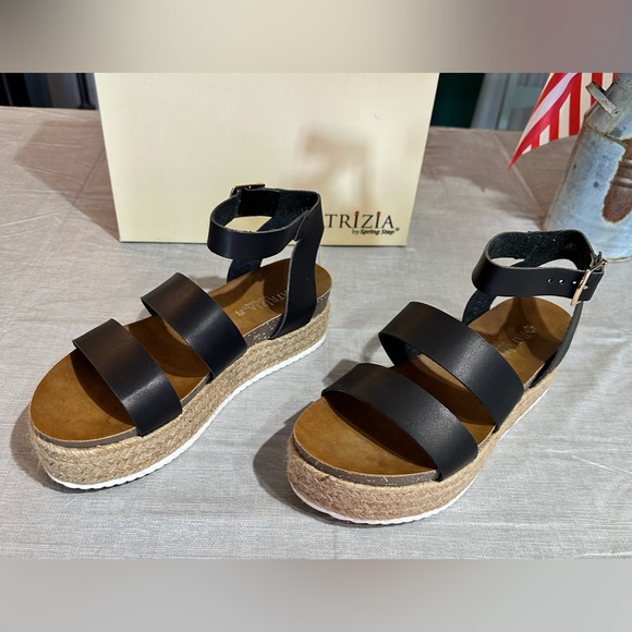 NIB Patrizia Larissa vegan leather sandals - Picture 4 of 12